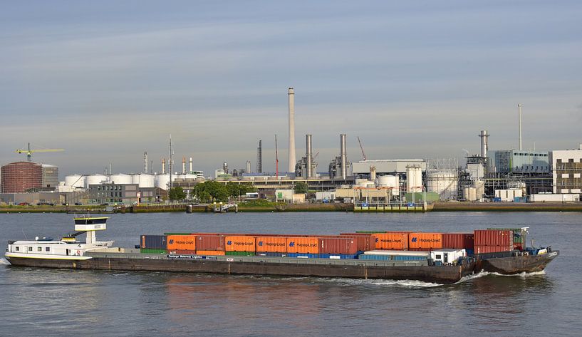 Porte-conteneurs dans le port par Piet Kooistra