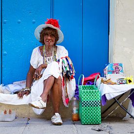 kubanische Frau mit Zigarre von Karin Verhoog