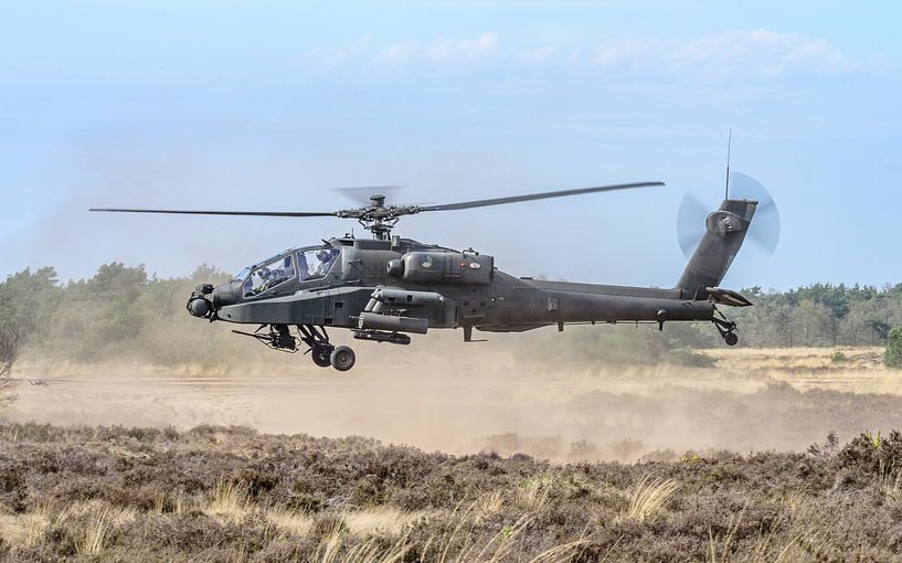 Boeing AH-64 Apache gevechtshelikopter van de KLu. van Jaap van den Berg