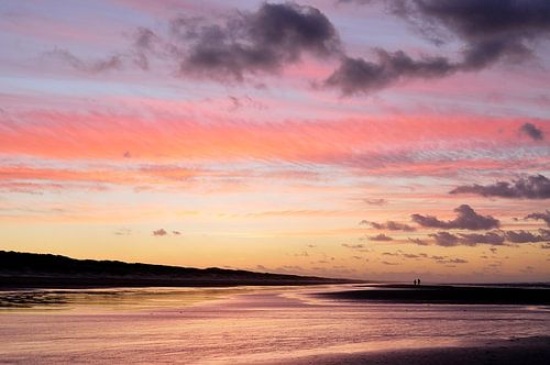 Prachtige zonsondergang aan het einde van de dag