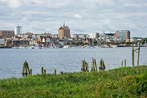 View over the river Warnow to Rostock sur Rico Ködder