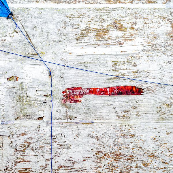 Weathered beach reminder in red white blue by Texel eXperience