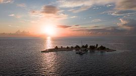 Sonnenuntergang bei einem Segelboot in Belize von Fulltime Travels