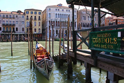 Gondel Venetië op Canal Grande
