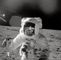 Astronaut doet onderzoek op de maan