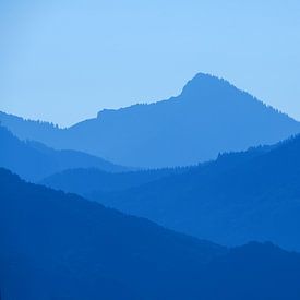 blaue Berge - Bayern von Peter Bergmann