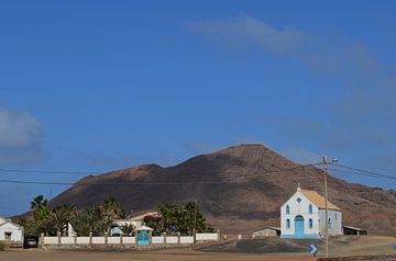 Kerkje op het eiland Sal van Greetje Dijkstra