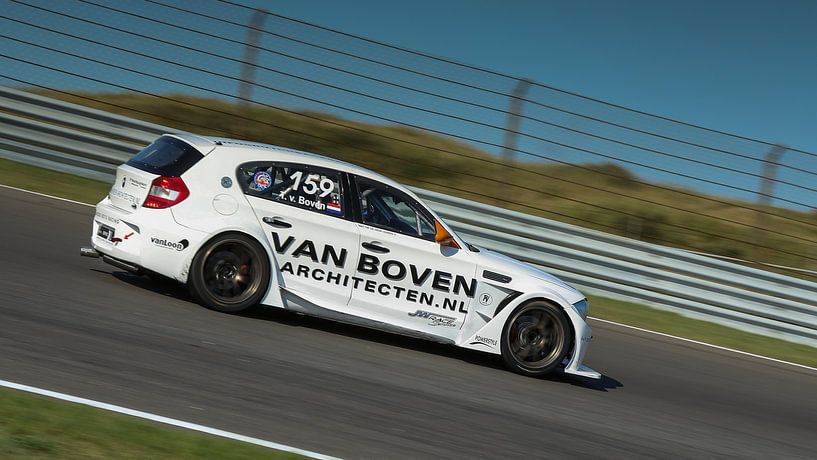 BMW M130 op het circuit van Menno Schaefer