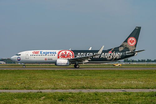 SunExpress Boeing 737-800 met special livery.