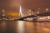 Erasmusbrug en MS Rotterdam van Ronne Vinkx thumbnail
