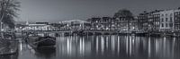 Le pont Skinny et la rivière Amstel à Amsterdam le soir - 3 par Tux Photography Aperçu