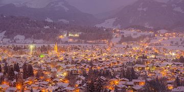 Oberstdorf le soir du Nouvel An sur Walter G. Allgöwer