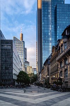 Blue hour in Frankfurt's station district