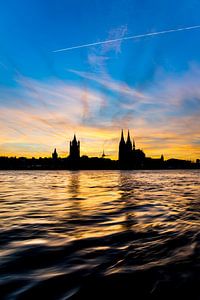 Kölner Dom bei Sonnenuntergang