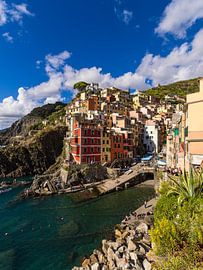 View of Riomaggiore on the Mediterranean coast in Italy by Rico Ködder