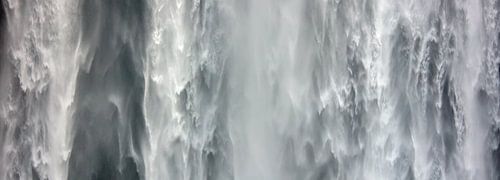 Panorama water Skógafoss waterval te IJsland.