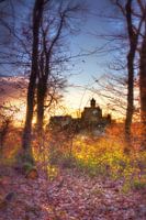Burg Ronneburg in Hessen im mystischen Abendlicht