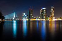 Die Erasmus Bruecke und das 'Kop van Zuid'-Bezirk