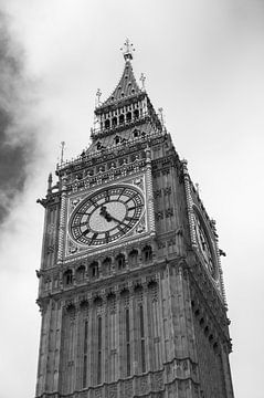 Big Ben in zwart wit in Londen, Engeland - vintage straatfotografie en reisfotografie van Christa Stroo fotografie