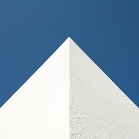 Mediterrane hoekpunt tegen blauwe lucht in vierkant van Hans Kwaspen