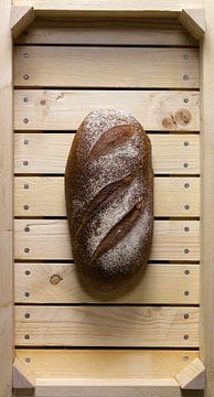 Brood in Veilingkrat van Roland van Balen