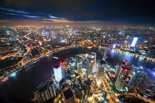 Onwerkelijke schemering boven Shanghai