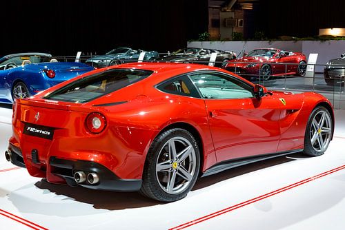 Ferrari F12 Berlinetta V12 GT Italiaanse sportwagen achteraanzicht