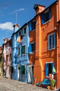 Gekleurde huizen in Burano (16) van Jolanda van Eek en Ron de Jong