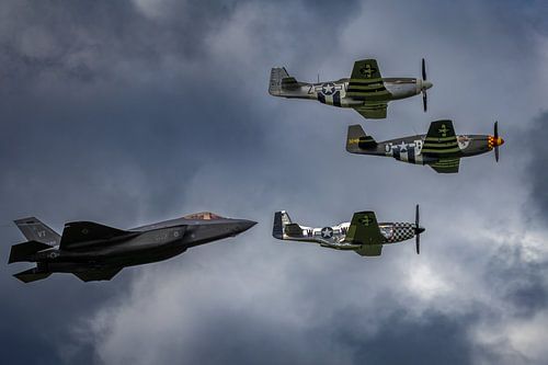 Old and New: 3 P-51 Mustangs and 1 F-35 Lightning II heritage flight.