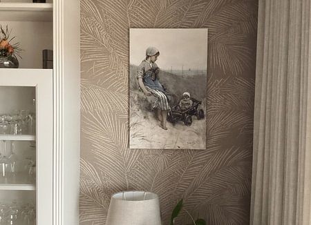 Vissersmeisje met kind in kinderwagen in de duinen, Bernardus Johannes Blommers