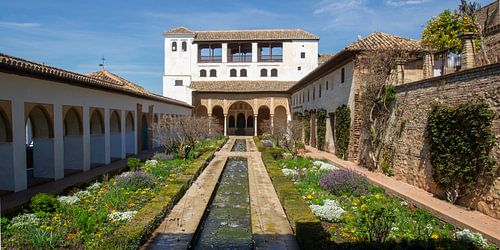 Alhambra - Patio de la Acequia by René Weijers