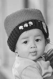 Portrait d'enfant en noir et blanc