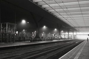 Station Rotterdam in film noir stijl