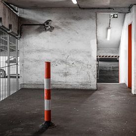 Parkhaus Etage Rot von Kilian Schloemp