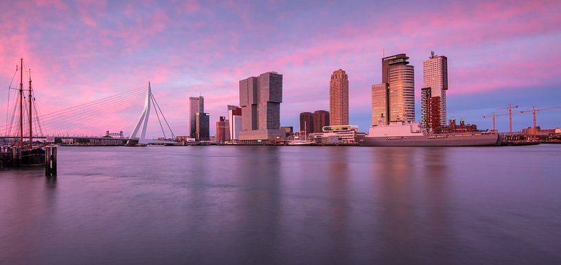 Panorama cruiseterminal Rotterdam van Ilya Korzelius