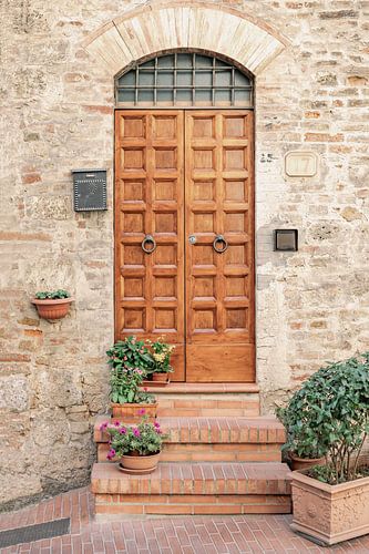 Italy door Tuscany San Gimignano