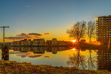 Zonsondergang aan de Piushaven