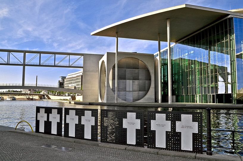Paul Löbe House in Berlin's government district by Silva Wischeropp