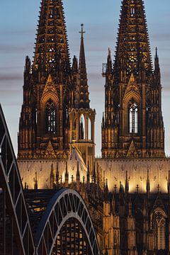 Kölner Dom mit neuer LED Beleuchtung