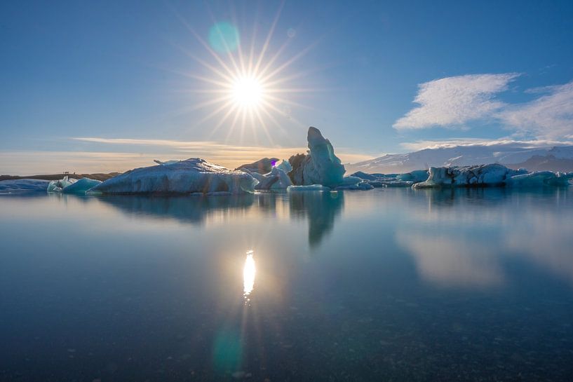 The floating ice floes by Yvonne de Bondt