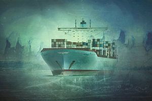 Containerschiff auf der Elbe