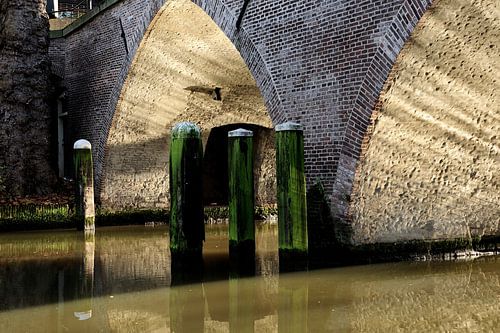 Verwaiste Brücke über die Oudegracht in Utrecht