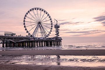 Pier van Scheveningen met reuzenrad 1 van Wilma Wijnen