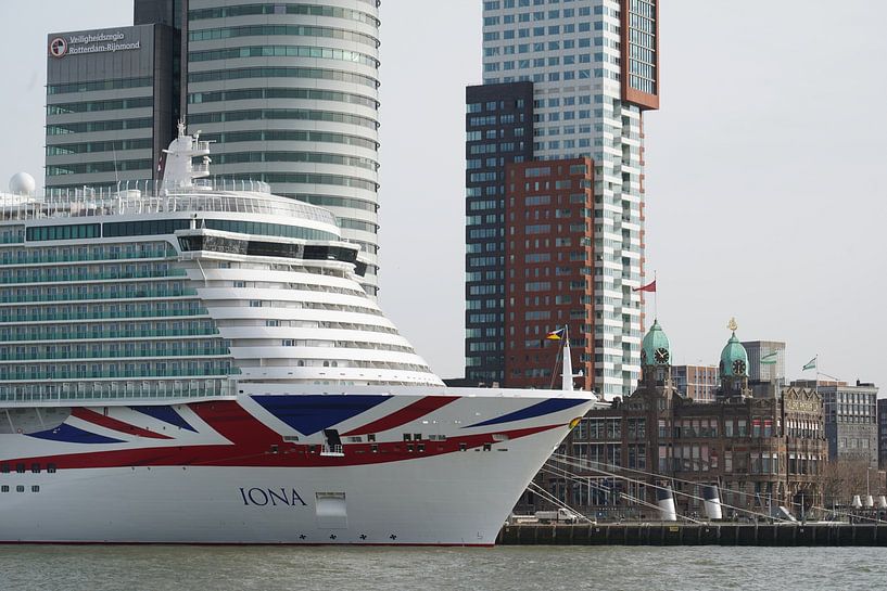 Linienschiff in Rotterdam. von Alain Ulmer