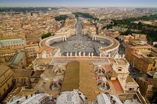 La place Saint-Pierre depuis la basilique Saint-Pierre au Vatican