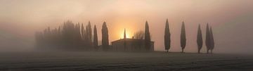 Toscaanse heuvel in de mist van fernlichtsicht