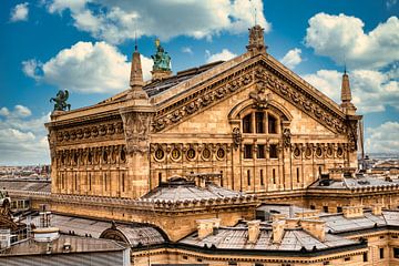 Daken van Parijs met Opera Garnier in Frankrijk onder bewolking van Dieter Walther