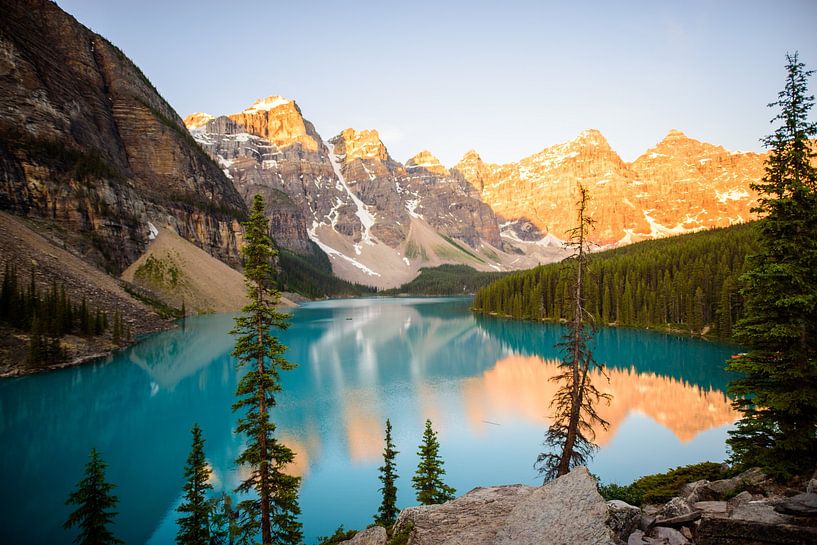 Sunrise at Moraine Lake - The Golden Hour in the Valley of the Ten Peaks by Arne Pyferoen
