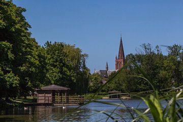 Shuilhuisjes bij het water in het Maria-Hendrikapark van didier de borle