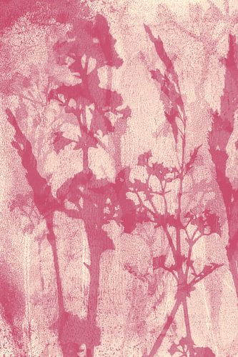 Abstract Botanisch. Bloemen, planten en grassen in pastel magenta